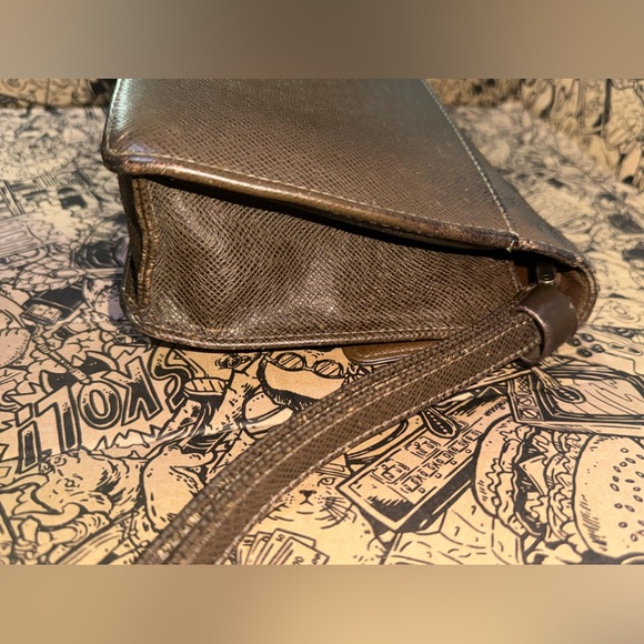 LOUIS VUITTON TAIGA SELENGA BROWN UNISEX CLUTCH - Picture 10 of 14